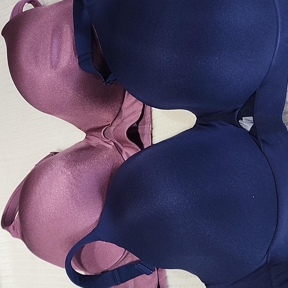 2 Cacique bras size 44C